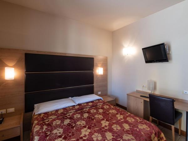 Hotel Mondial : photo 5 de la chambre chambre double ou lits jumeaux avec balcon - annexe