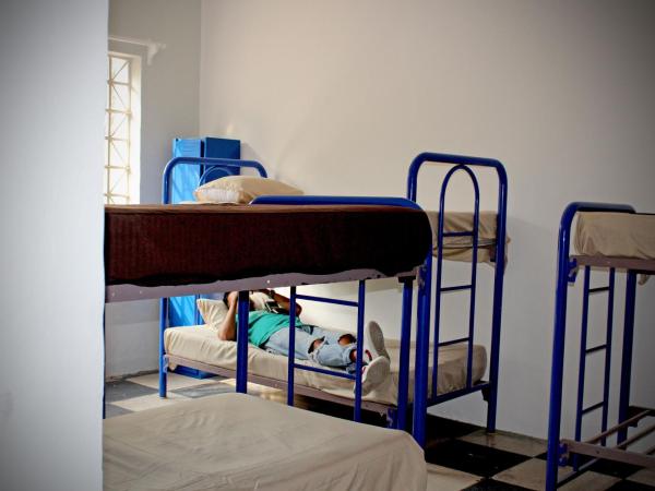 Hostal Americana : photo 4 de la chambre lit dans dortoir de 8 lits 
