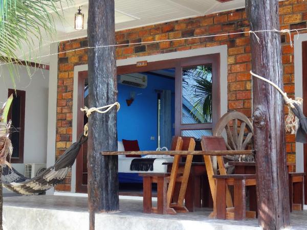 Lanta New Coconut Bungalow : photo 2 de la chambre bungalow familial