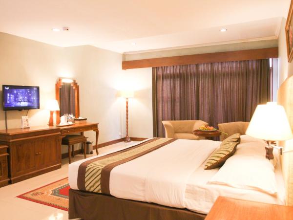 Cakra Kusuma Hotel : photo 3 de la chambre suite