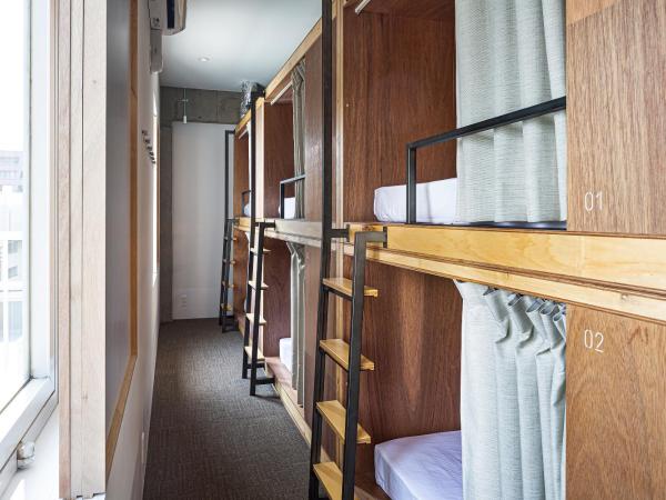 TSUGU Kyoto Sanjo by THE SHARE HOTELS : photo 1 de la chambre lit superposé dans dortoir pour femmes