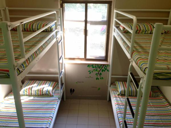 YHA Ngong Ping SG Davis Youth Hostel : photo 5 de la chambre 4-person private dormitory