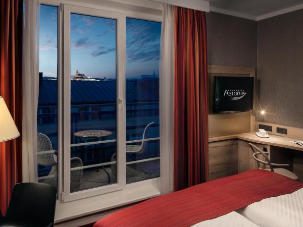 Astoria Hotel : photo 4 de la chambre chambre double ou lits jumeaux supérieure avec balcon