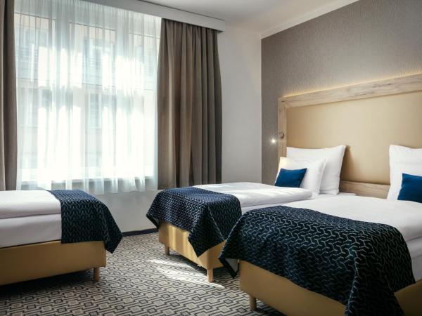 Astoria Hotel : photo 5 de la chambre chambre double avec lit d'appoint