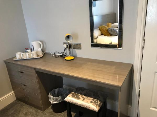 Lexham Hotel : photo 3 de la chambre chambre quadruple avec salle de bains privative