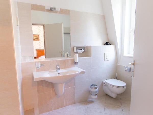 Walzer Hotel : photo 4 de la chambre chambre triple