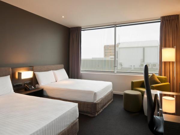 Pullman Adelaide : photo 1 de la chambre chambre de luxe avec 2 lits doubles - vue sur ville