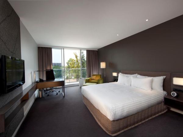 Pullman Adelaide : photo 1 de la chambre chambre lit king-size deluxe premium avec balcon