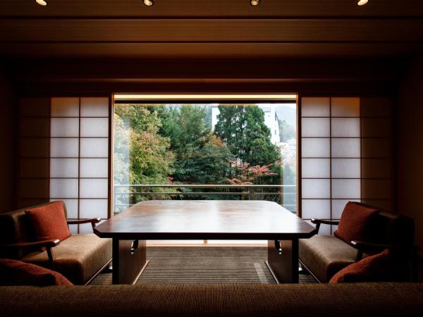 Nakanobo Zuien (Adult Only) : photo 2 de la chambre suite with tatami area and open-air bath - non-smoking (kinsen and ginsen) meal provided at room