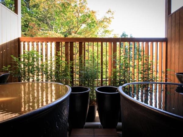 Nakanobo Zuien (Adult Only) : photo 3 de la chambre suite with tatami area and open-air bath - non-smoking (kinsen and ginsen) meal provided at room