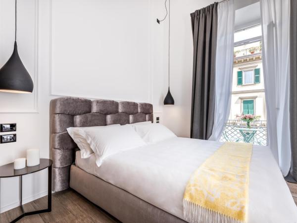 La Spezia by The First - Luxury Rooms & Suites : photo 3 de la chambre suite junior avec balcon