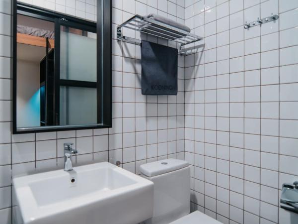 Kooning : photo 5 de la chambre chambre simple avec salle de bains privative