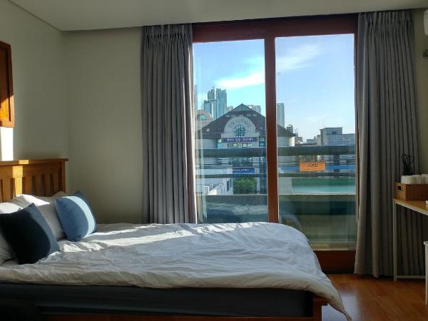 Dolma Hongdae : photo 6 de la chambre chambre familiale avec salle de bains commune