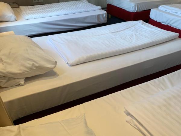 Hotel New Fair Munich Messe : photo 1 de la chambre chambre familiale (6 adultes)