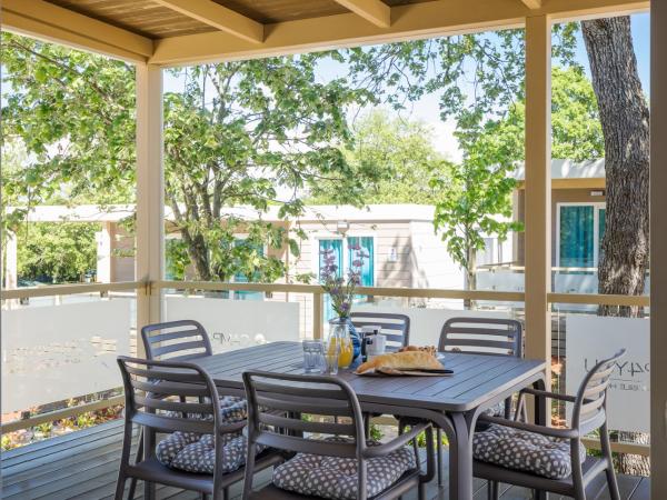 Mobile Homes - Lanterna Premium Camping Resort : photo 6 de la chambre mobile home family prestige