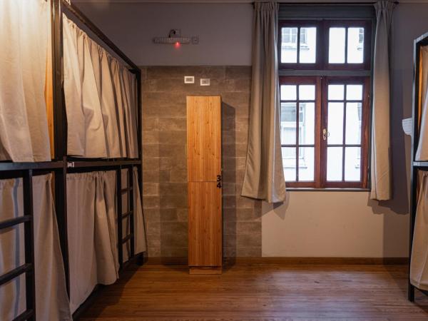 Che Juan Hostel BA : photo 10 de la chambre lit dans dortoir mixte de 6 lits