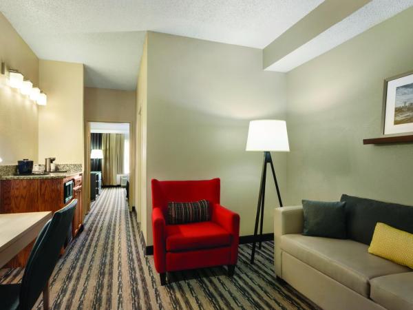 Country Inn & Suites by Radisson, Nashville Airport East, TN : photo 4 de la chambre suite 1 chambre lit king-size