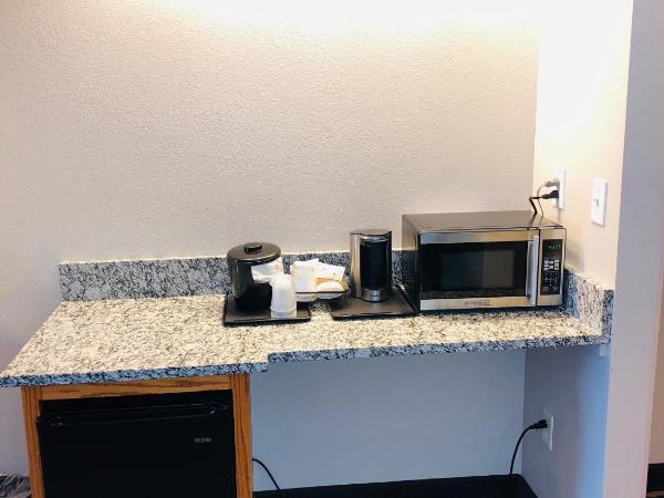 Country Inn & Suites by Radisson, Nashville Airport East, TN : photo 2 de la chambre chambre avec 2 lits queen-size - accessible aux personnes à mobilité réduite