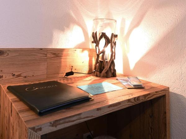 Hotel Bernerhof Grindelwald : photo 9 de la chambre chambre triple standard