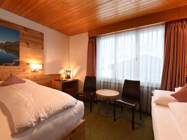 Hotel Bernerhof Grindelwald : photo 5 de la chambre chambre triple standard