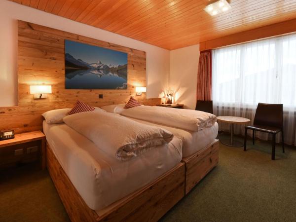 Hotel Bernerhof Grindelwald : photo 4 de la chambre chambre triple standard