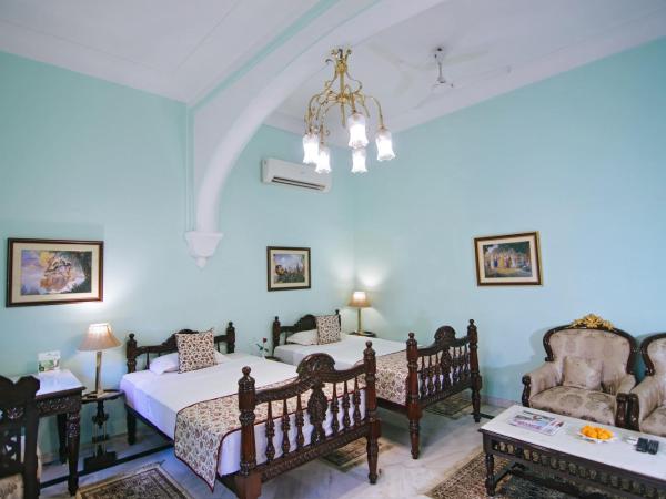 Alsisar Haveli - Heritage Hotel : photo 10 de la chambre chambre deluxe double ou lits jumeaux