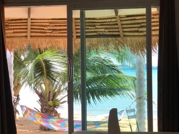 Sunrise Beach Resort : photo 3 de la chambre bungalow - côté plage