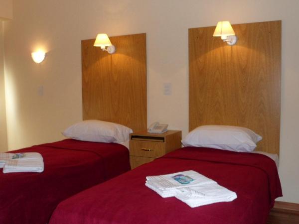 Juramento de Lealtad Townhouse Hotel : photo 5 de la chambre chambre lits jumeaux