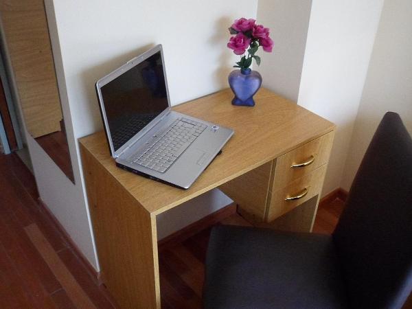 Juramento de Lealtad Townhouse Hotel : photo 2 de la chambre chambre triple