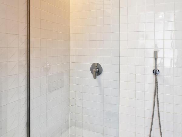 One Shot Prado 23 : photo 10 de la chambre chambre double ou lits jumeaux avec balcon