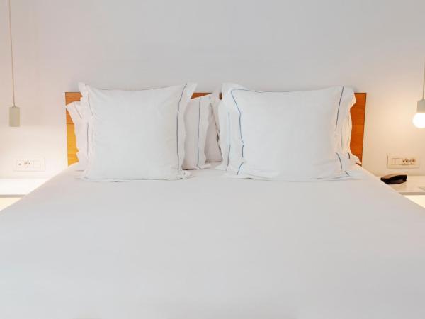 One Shot Prado 23 : photo 8 de la chambre chambre double ou lits jumeaux avec balcon