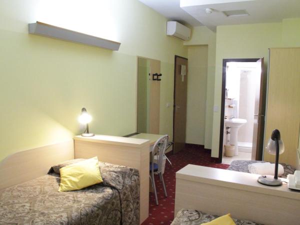 Hotel Lugano : photo 1 de la chambre chambre triple