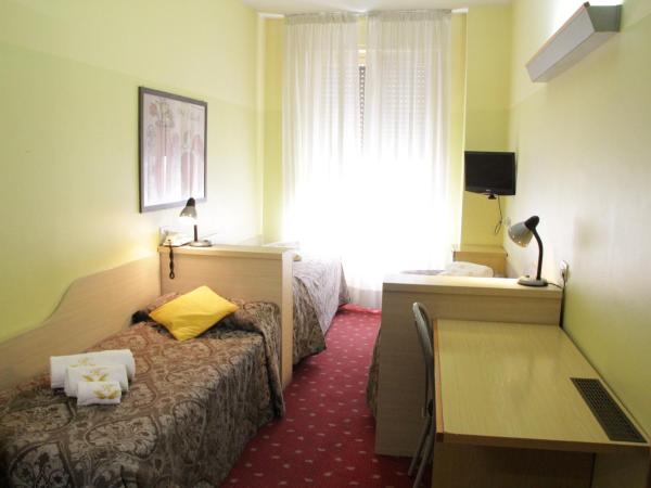 Hotel Lugano : photo 3 de la chambre chambre triple
