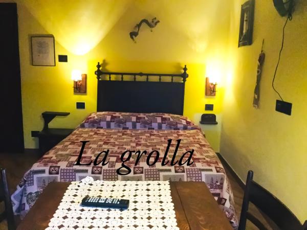 Agriturismo B&B Chèvres à Cheval : photo 9 de la chambre chambre double - vue sur montagne