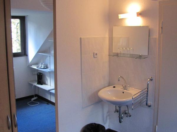 Haus Annaberg : photo 3 de la chambre chambre triple avec salle de bains commune