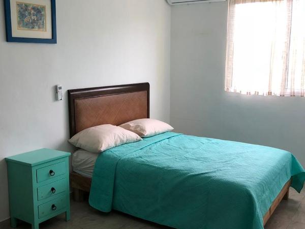 Airport Sleepy Inn : photo 3 de la chambre chambre lit queen-size deluxe