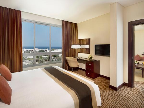 City Seasons Hotel & Suites Muscat : photo 1 de la chambre suite 2 chambres