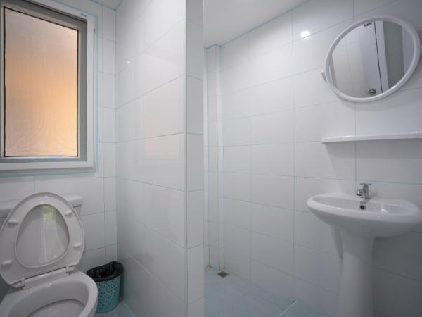 Dhub Hostel Donmueng : photo 4 de la chambre chambre triple basique