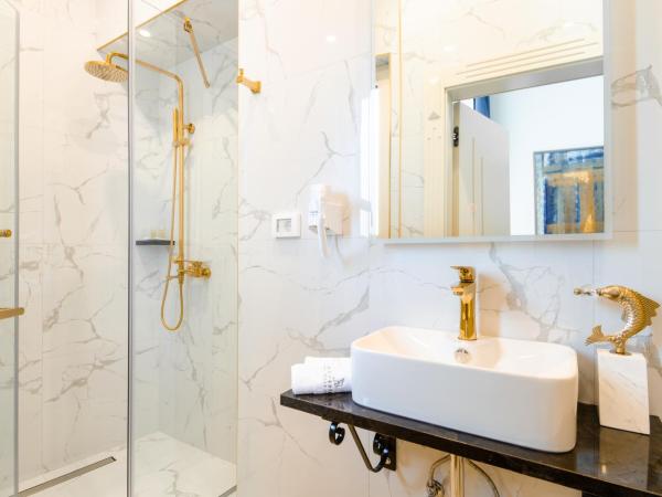 Villa Brandestini : photo 9 de la chambre chambre lit king-size supérieure