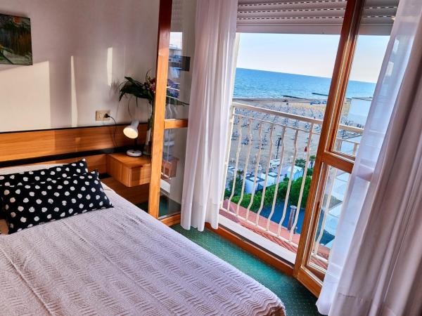 Hotel Concordia : photo 3 de la chambre chambre double ou lits jumeaux - vue latérale sur mer
