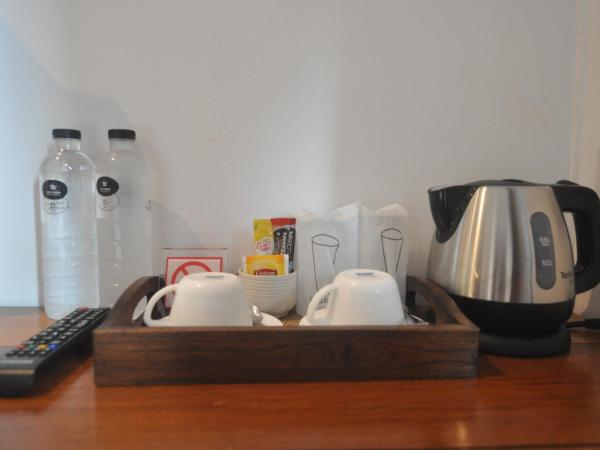 The Eight Ratvithi House : photo 9 de la chambre chambre double deluxe avec balcon