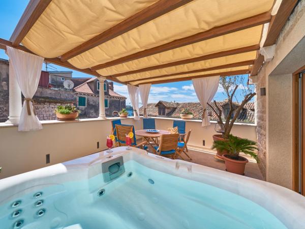 Villa Pergola : photo 1 de la chambre appartement de luxe avec terrasse