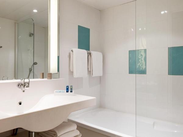 Novotel Lille Centre Grand Place : photo 4 de la chambre chambre classique avec 1 lit double et 1 canapé-lit