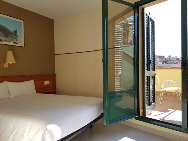 El Jardi : photo 1 de la chambre chambre double avec terrasse