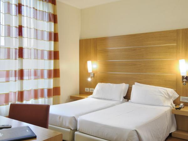 Hotel Canada : photo 2 de la chambre chambre lits jumeaux