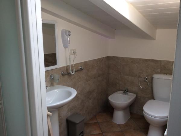 B&B Gente di Mare : photo 5 de la chambre chambre double ou lits jumeaux avec salle de bains privative