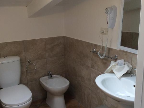 B&B Gente di Mare : photo 4 de la chambre chambre double ou lits jumeaux avec salle de bains