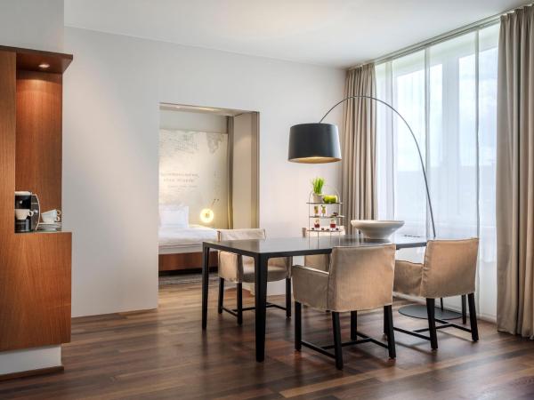 Dorint City-Hotel Bremen : photo 8 de la chambre suite supérieure lit king-size