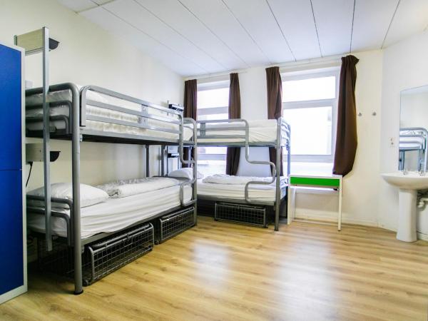 St Christopher's Inn Hostel at The Bauhaus : photo 6 de la chambre lit dans dortoir mixte de 8 lits 