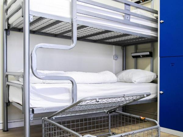 St Christopher's Inn Hostel at The Bauhaus : photo 3 de la chambre lit dans dortoir mixte de 8 lits 